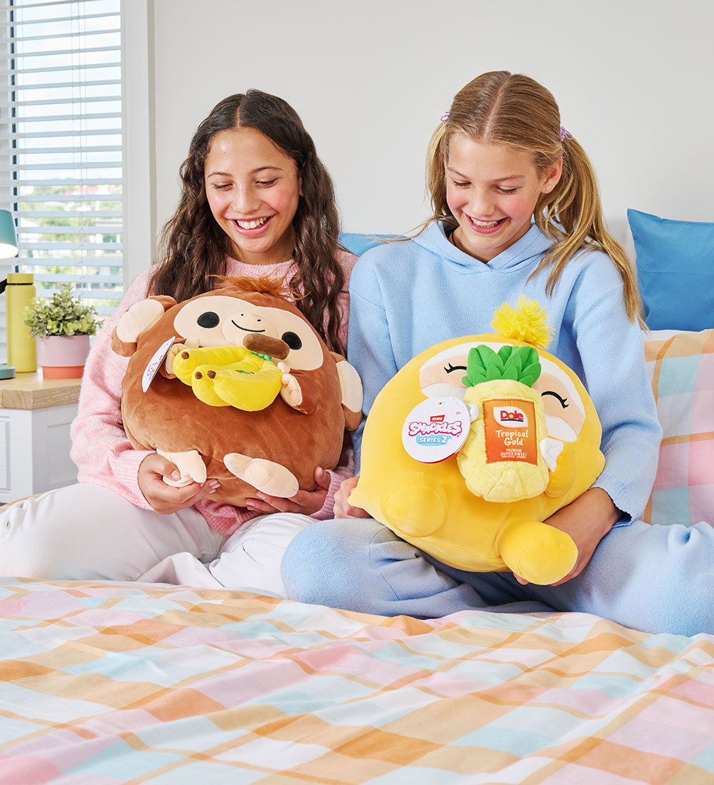 Snackles Soft Toy - 50 cm - The sloth Sandy w. Tropical Gold