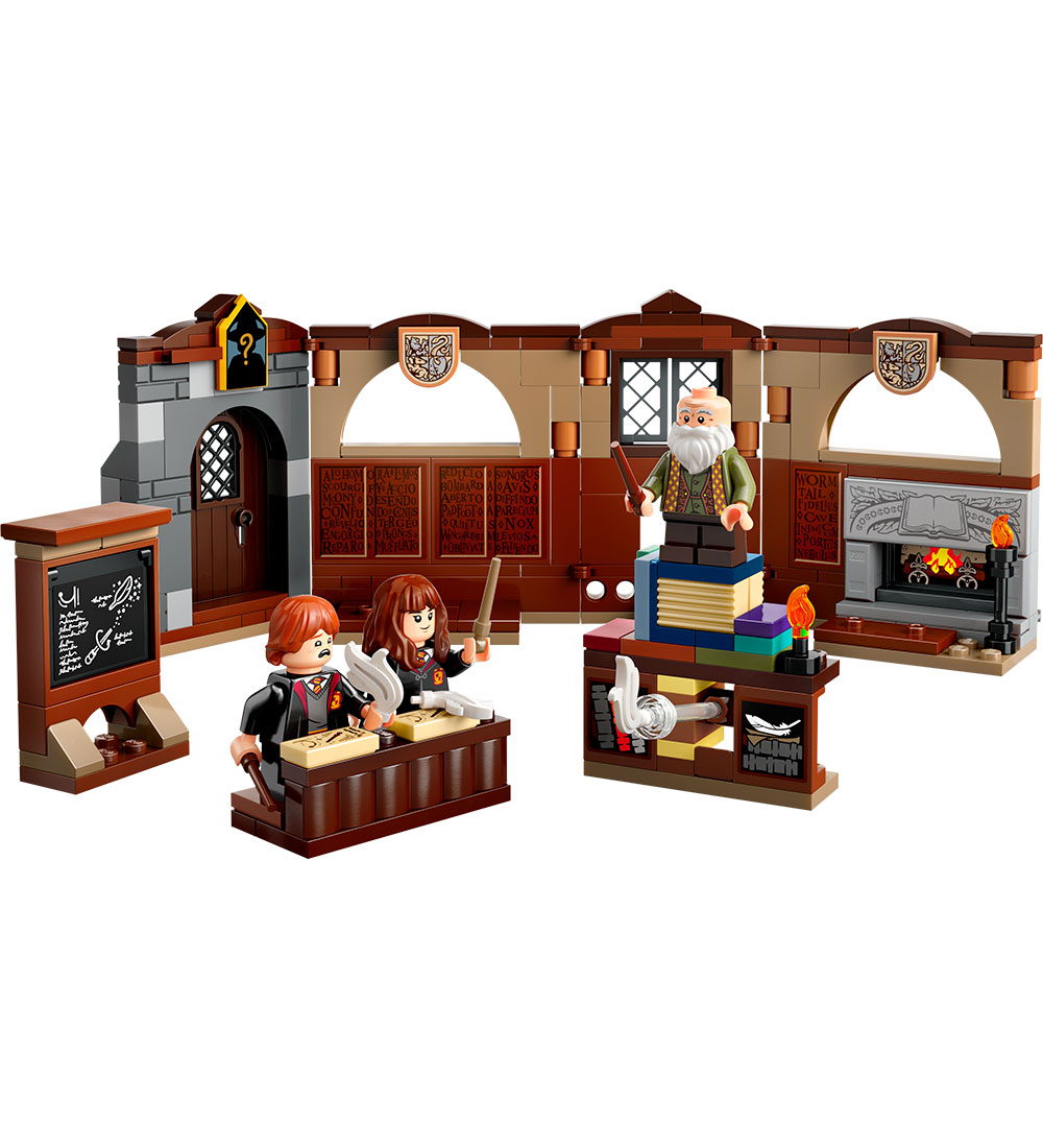 LEGO® Harry Potter - Hogwarts Castle: Charms Class 76442