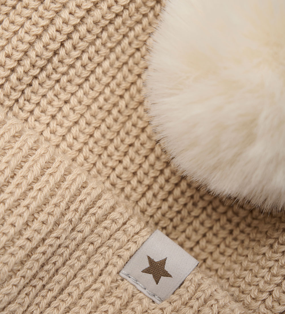 Huttelihut Beanie - Knitted - Irish Cream w. Pom-Pom