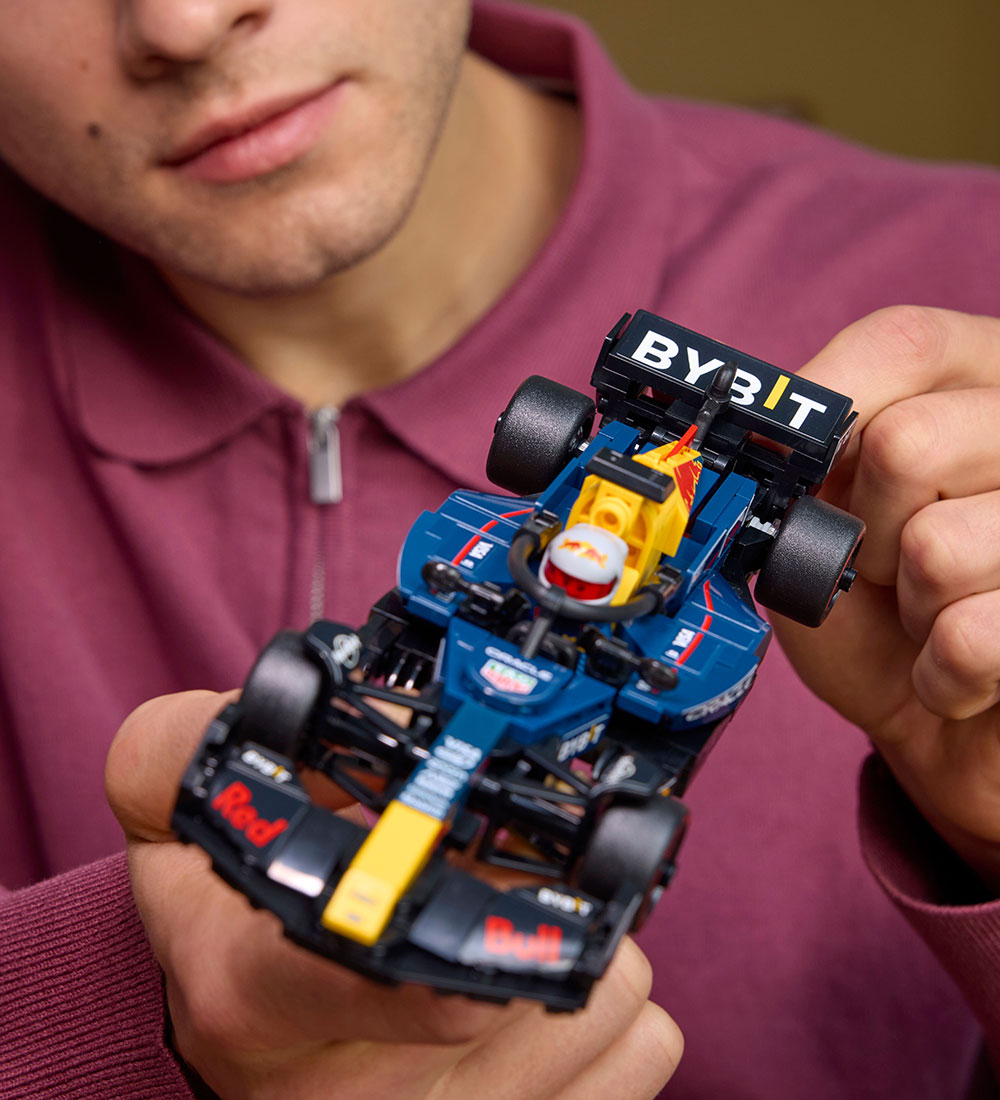 LEGO® Speed Champions - Oracle Red Bull Racing RB20 F1®... 77243