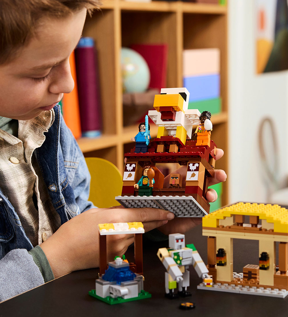 LEGO® Minecraft - Ghast Balloon Attack on the Village 21273 - 55