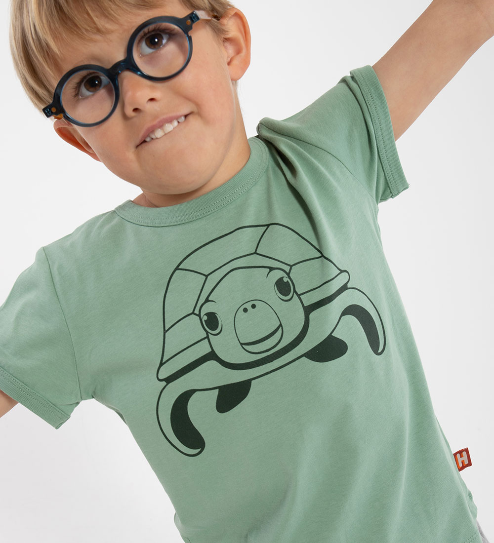 ANIMALS T-shirt - AnimalsHide - Herb Green Outline Sea Turtle