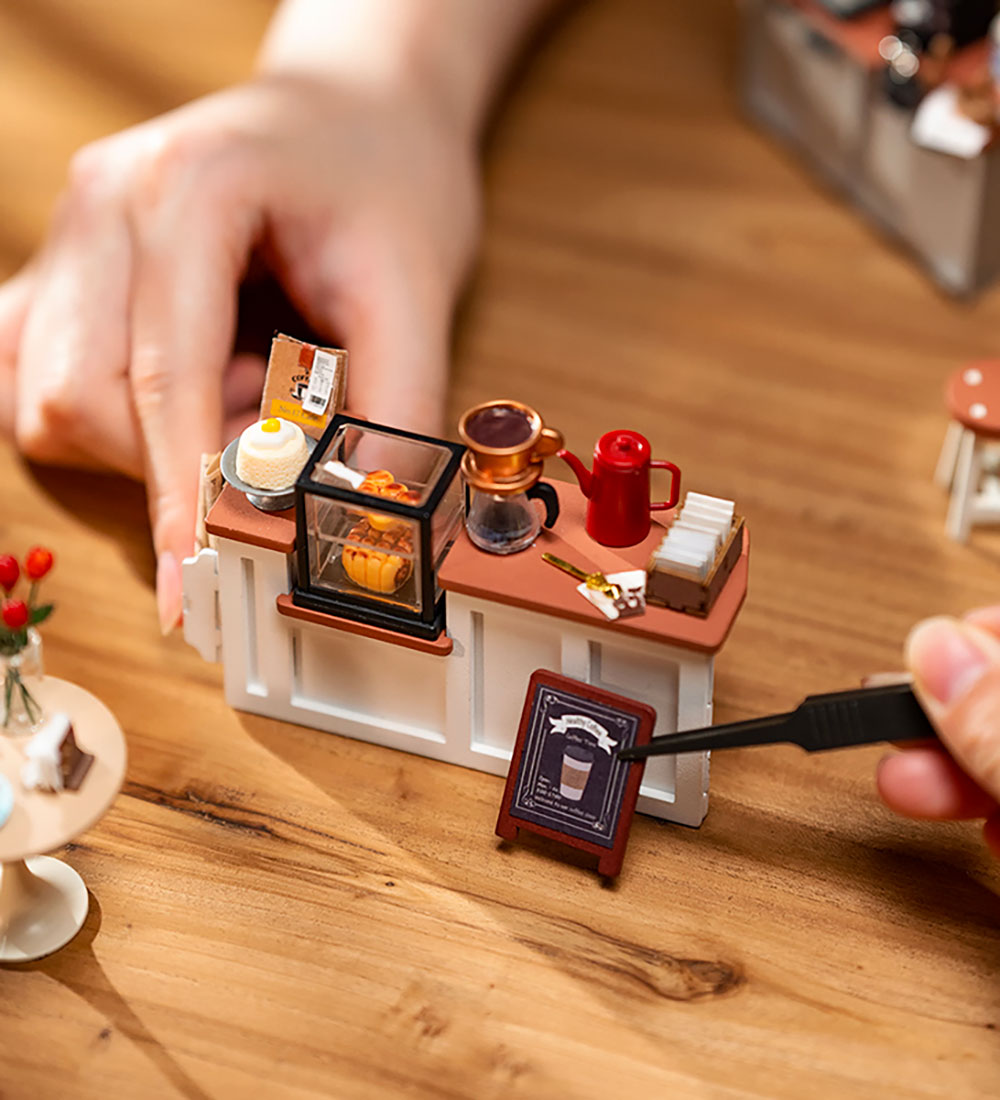 Rolife Miniature diorama - DIY - Slow Life Café DG162 - 183 Part