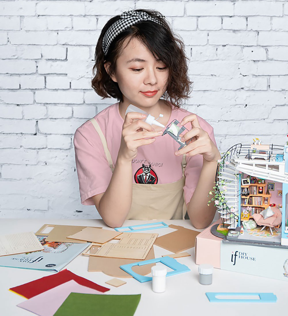 Rolife Miniature diorama - DIY - Dora's Loft DG12 - 171 Parts