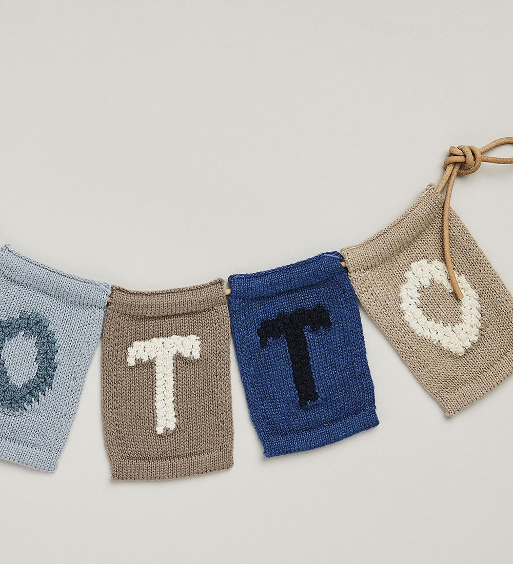 Smallstuff Knitted Letter - O - Natural Alphabet