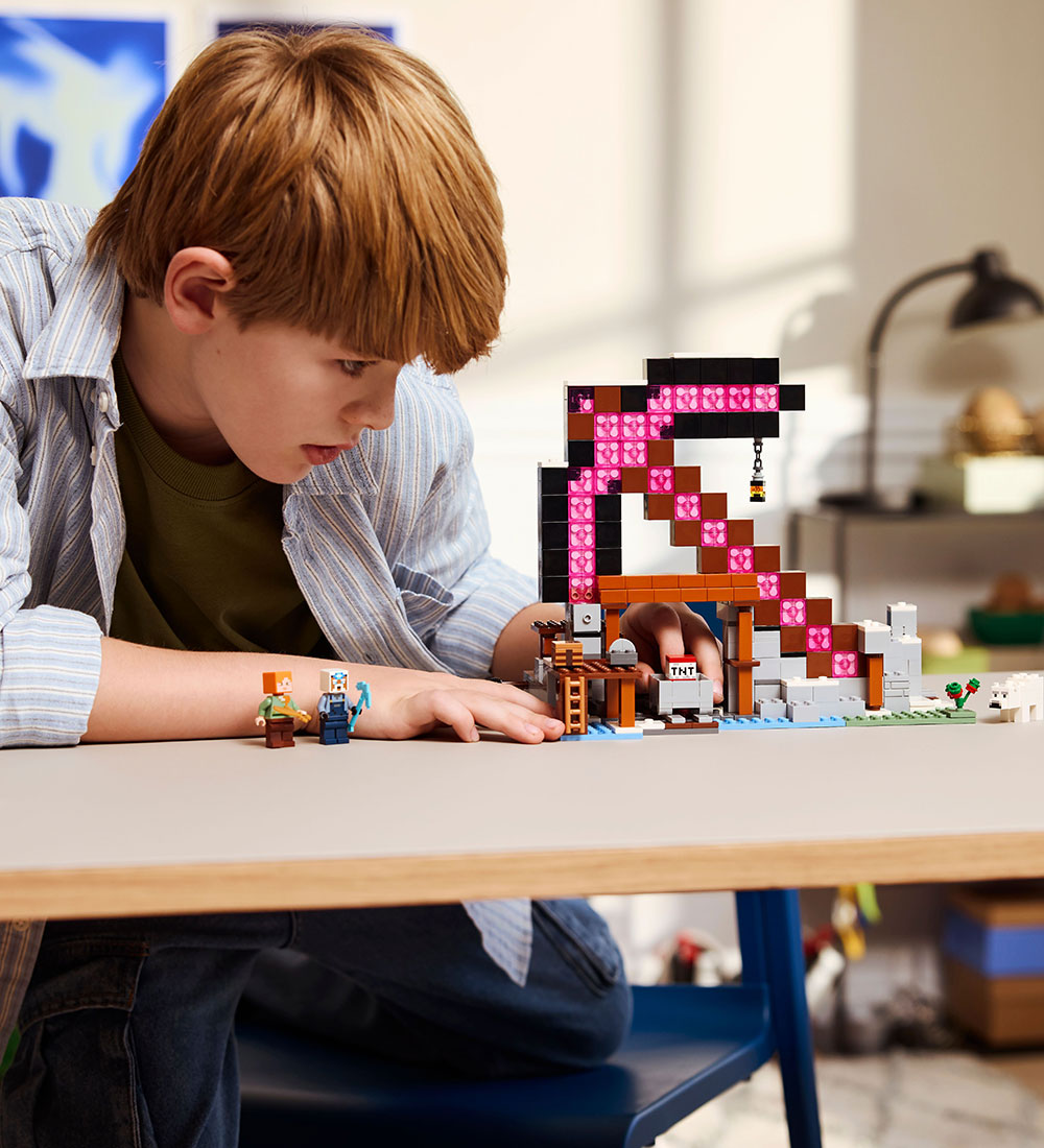 LEGO® Minecraft - The Pickaxe Mine 21277 - 530 Parts