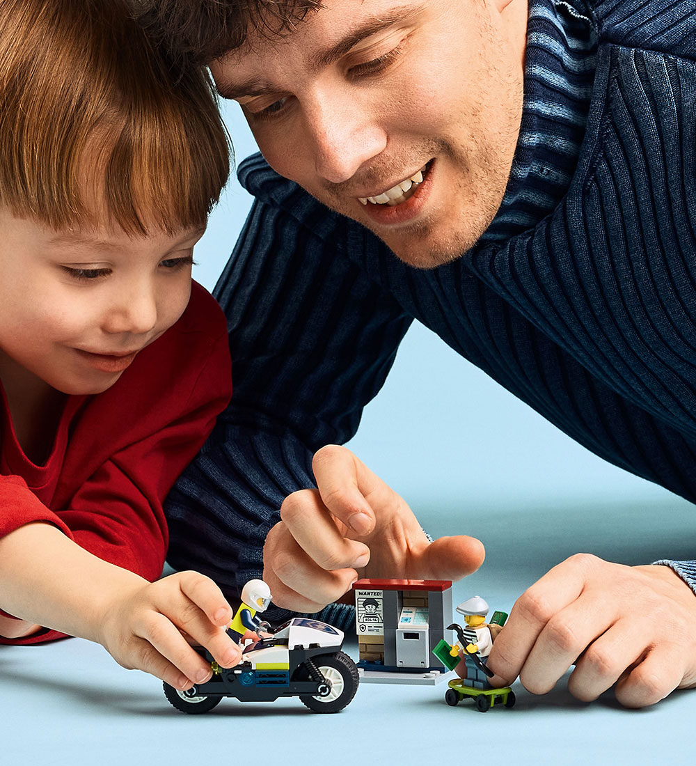 LEGO® City LEGO - La course-poursuite en moto de police 60455 -