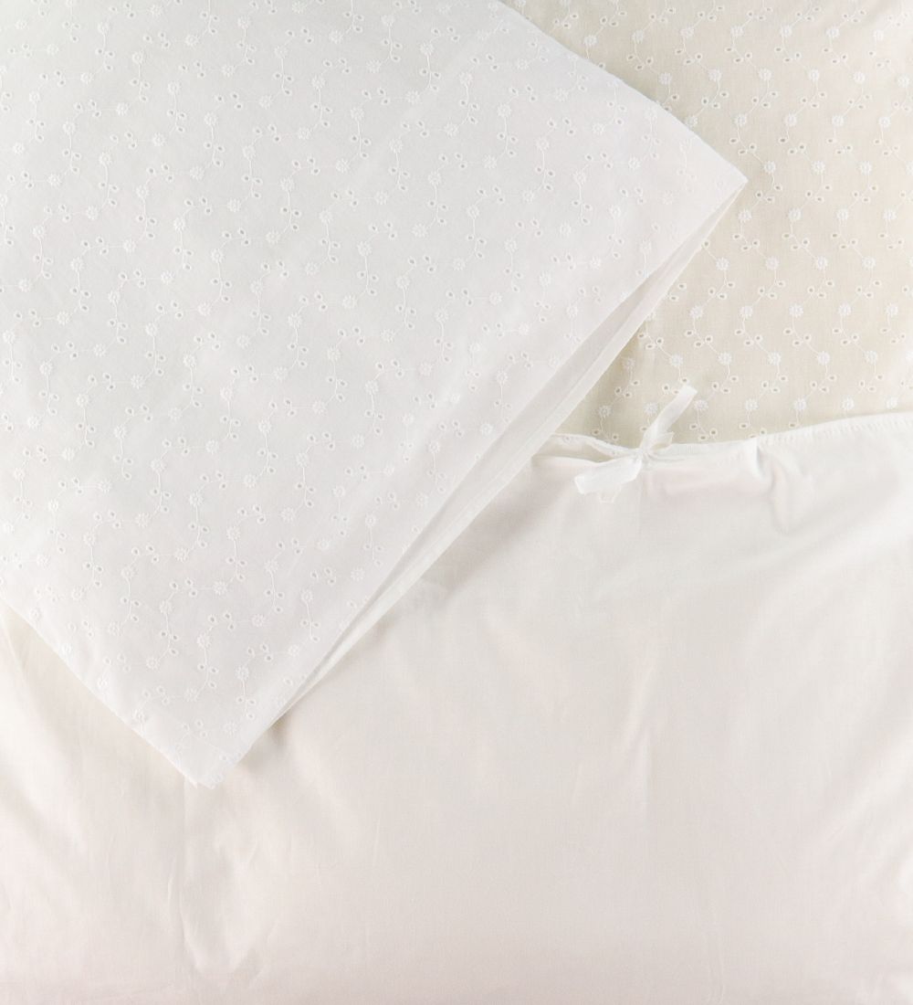Nørgaard Madsens Bedding - Baby - White w. Embroidery Anglaise