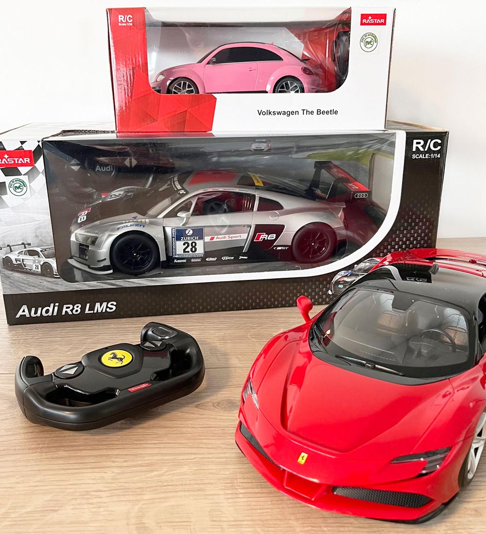 Rastar audi r8 remote deals controlled car