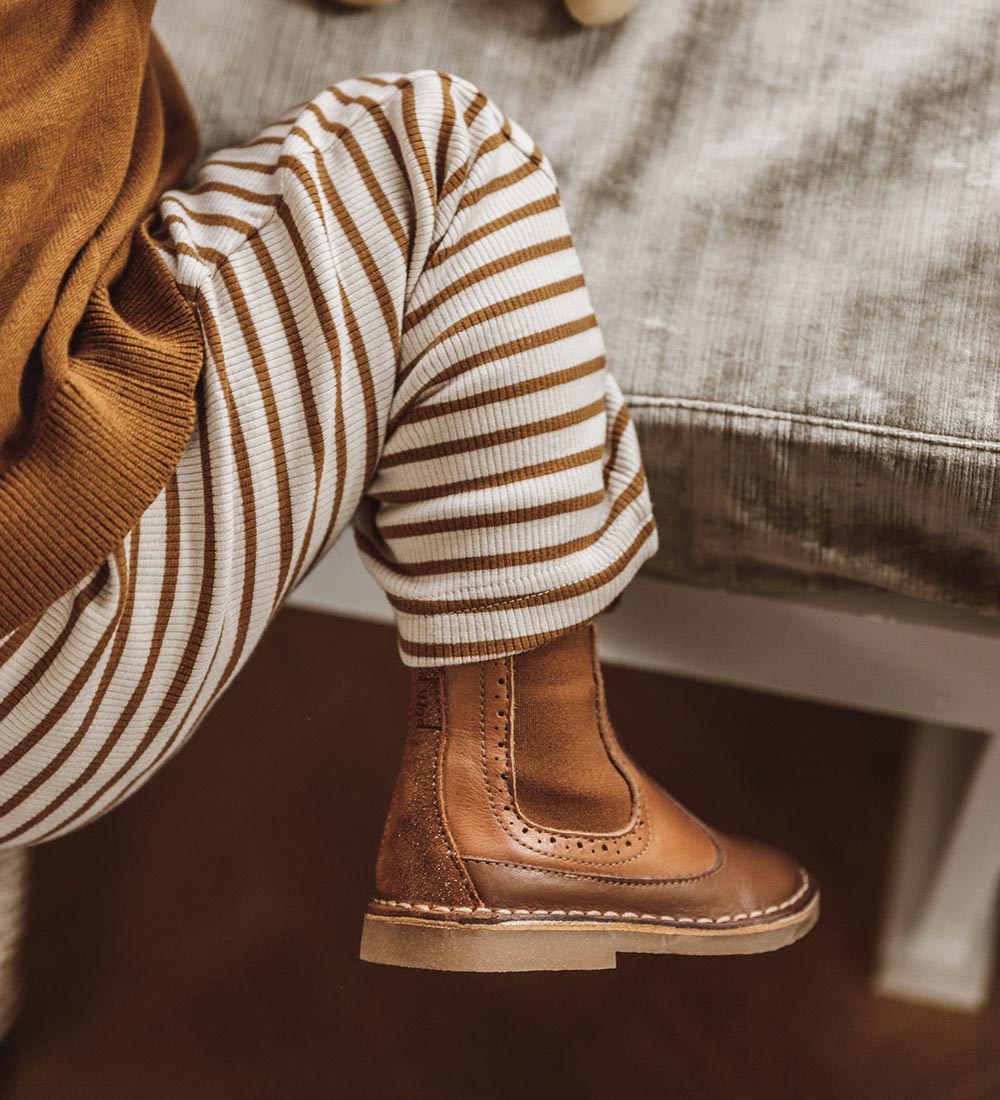 Pom Pom Boots - Chelsea - Camel