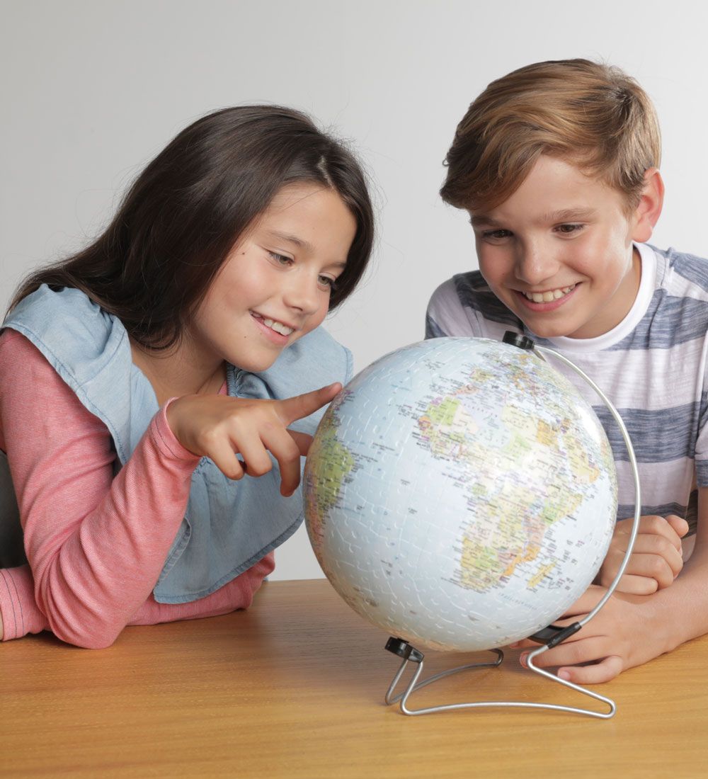 Ravensburger 3D Puzzle Game - 550 Bricks - World Globe