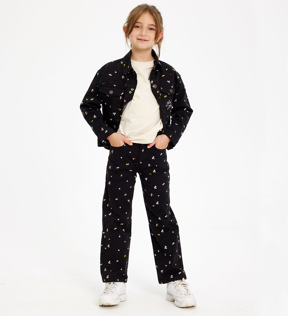 The New Jeans - TnHellen - Wide - Phantom w. Flowers