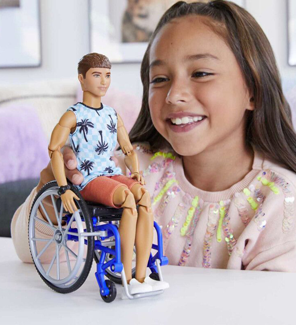 Barbie Doll - Fashionista - Ken Wheelchair