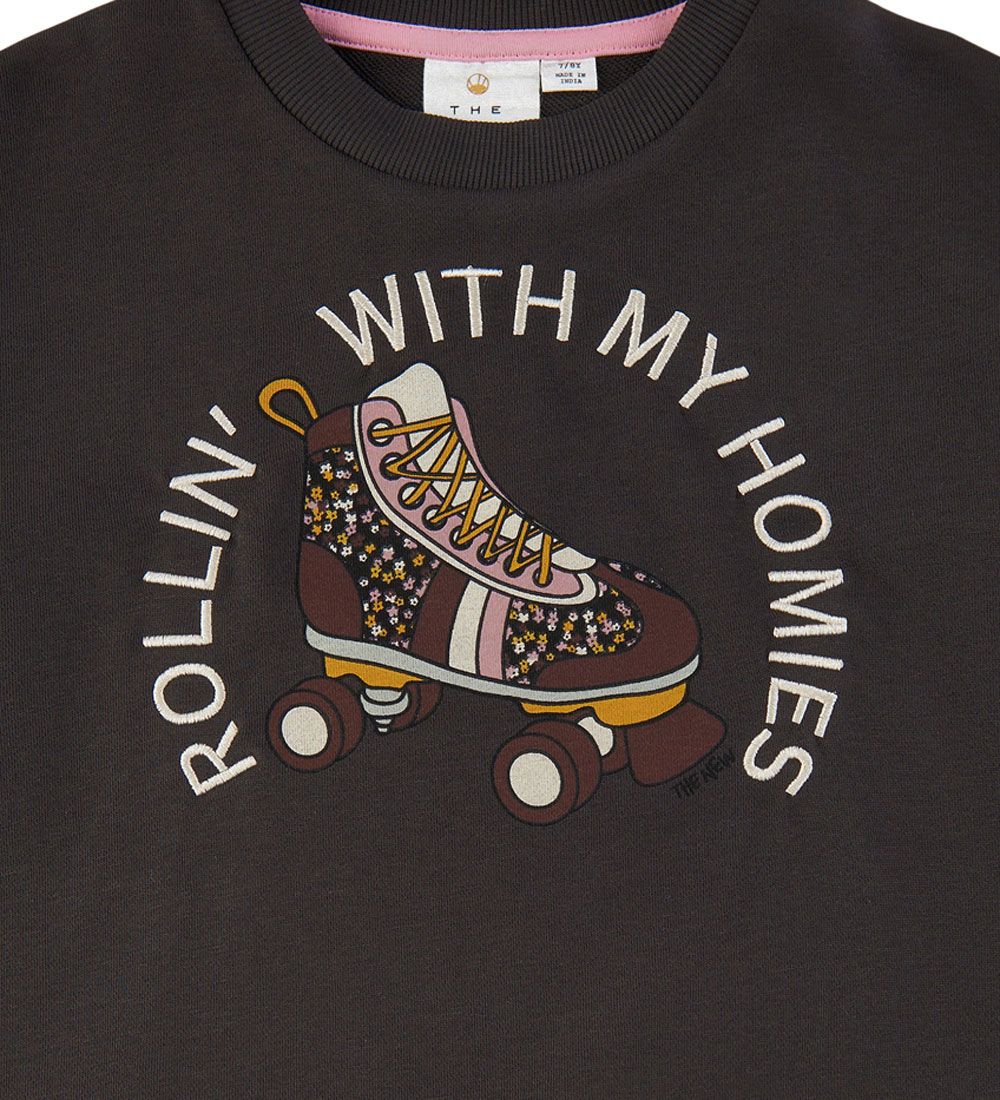 The New Sweatshirt - TnHattie - Phantom w. Rollerskate