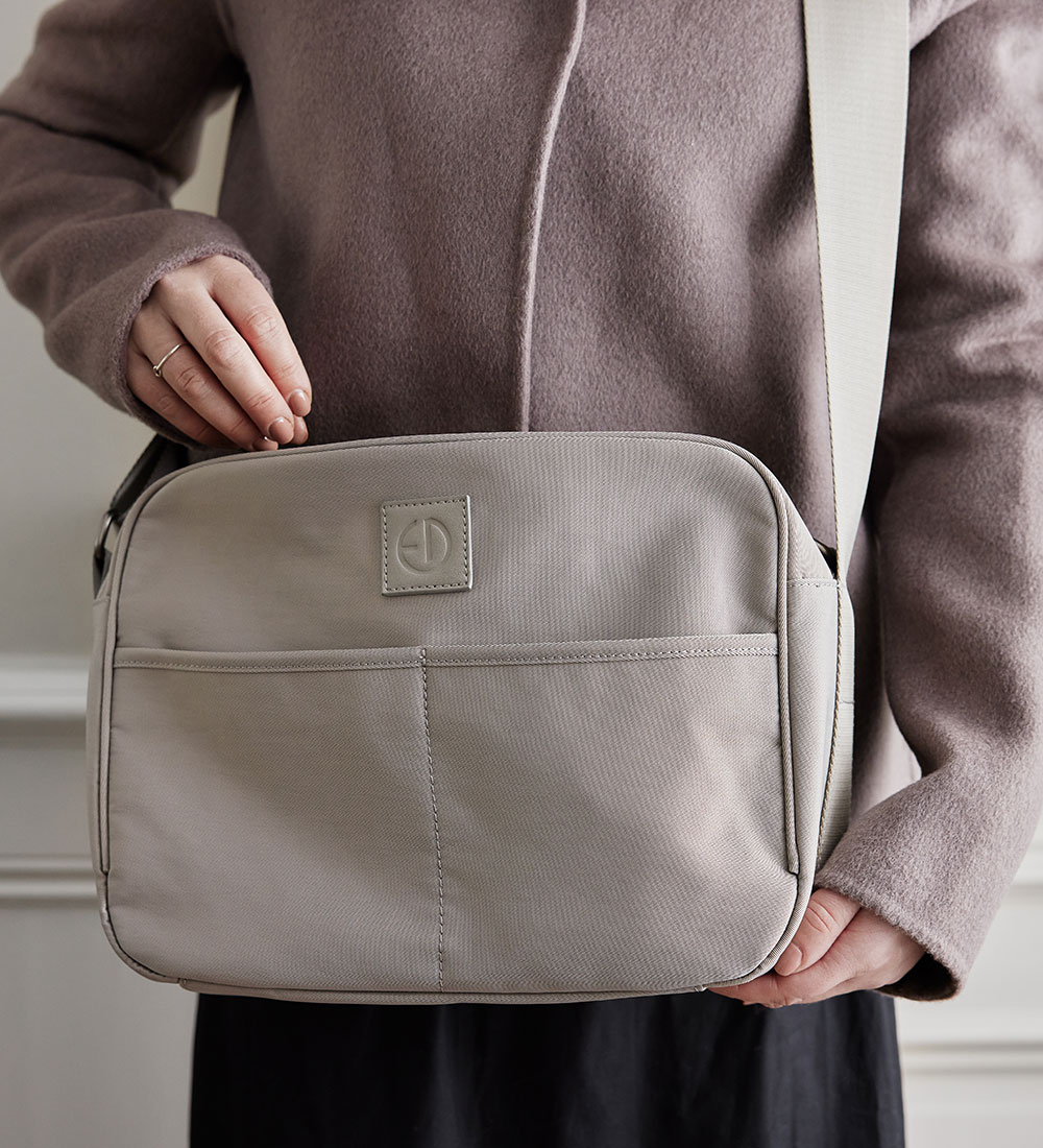 Elodie Details Changing Bag - Crossbody - Moonshell