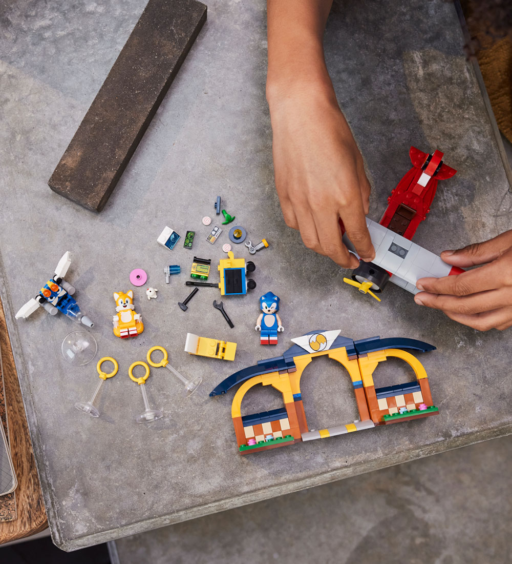 LEGO® Sonic The Hedgehog - Tails verkstad och tornadoplan 76991