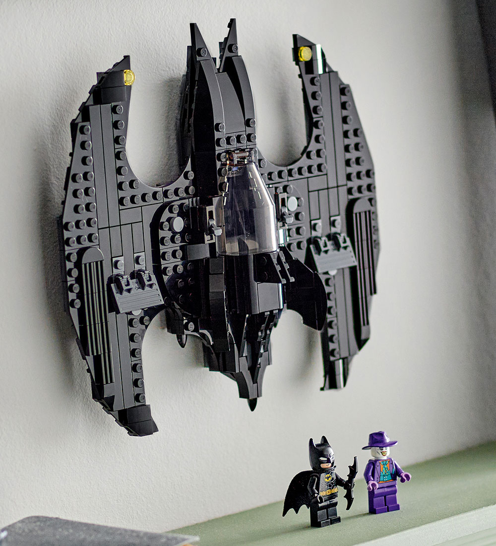 LEGO® DC Batman - Batwing: Batman vs. The Joker 76265 - 357 Par
