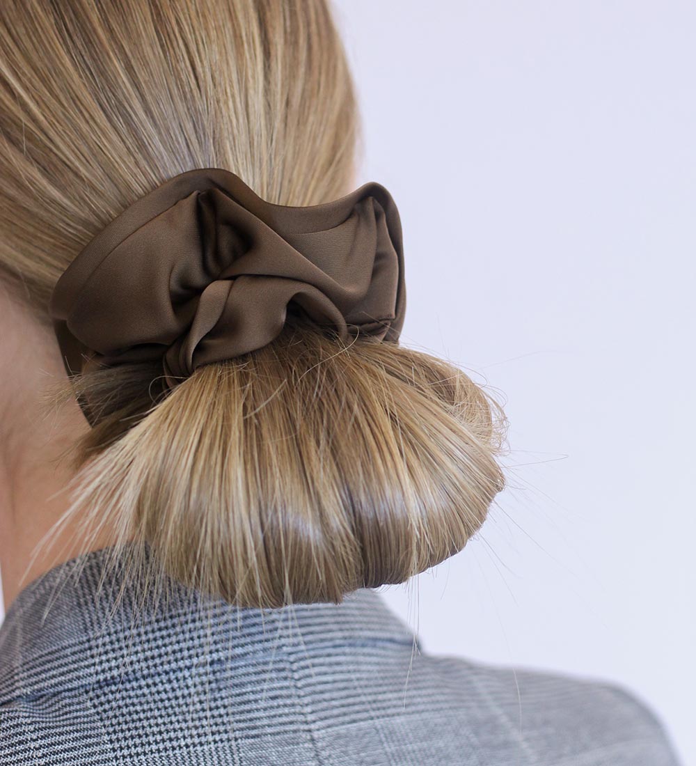 By Stær Scrunchie - Anemone - Chocolate brown