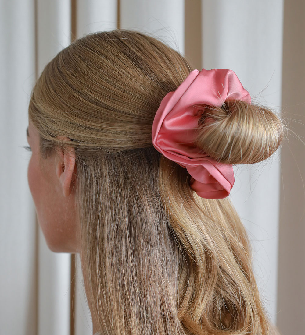 By Stær Scrunchie - Anemone - Dark Pink