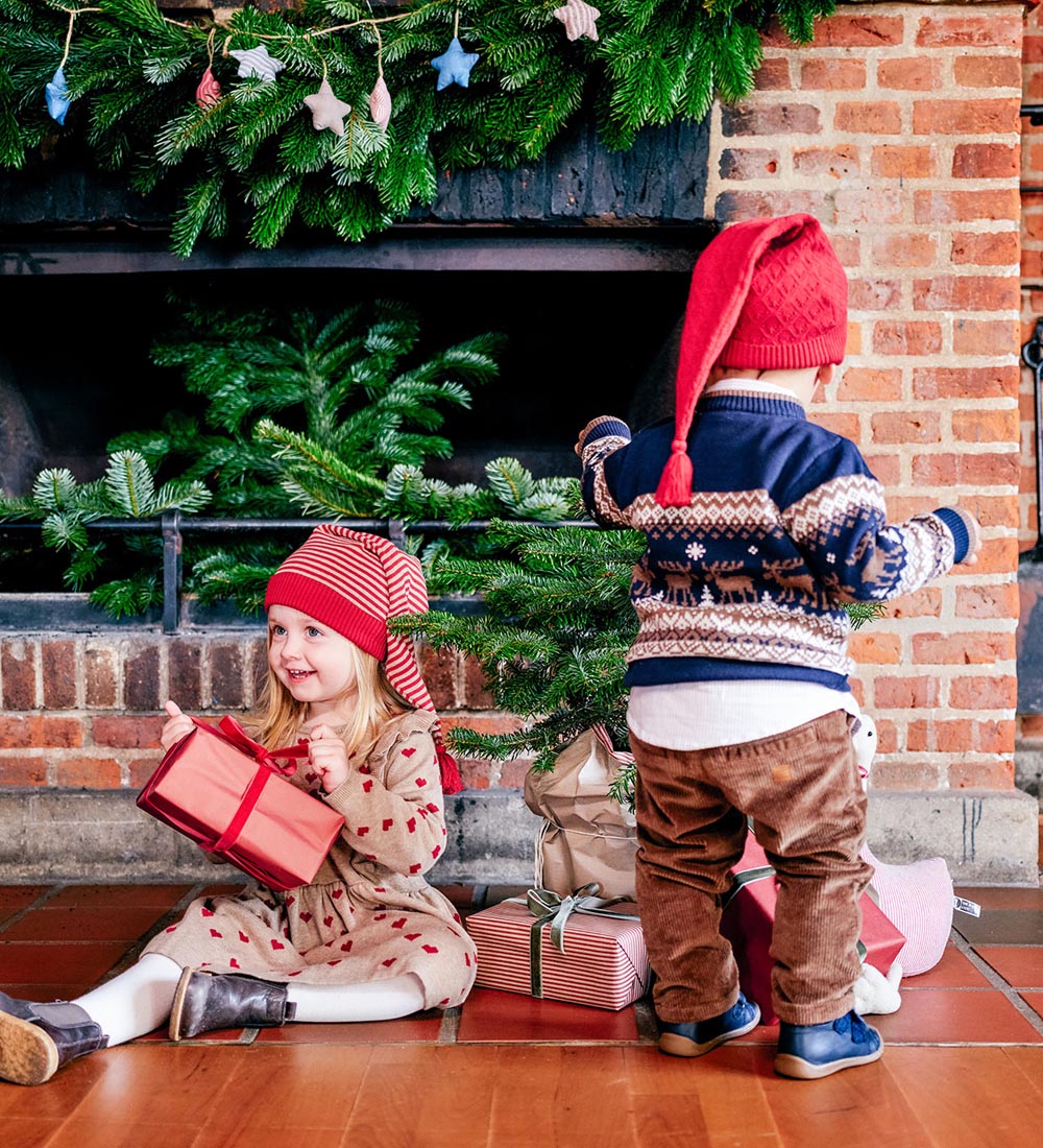 Hust and Claire Christmas Hat - Filiz - Teaberry
