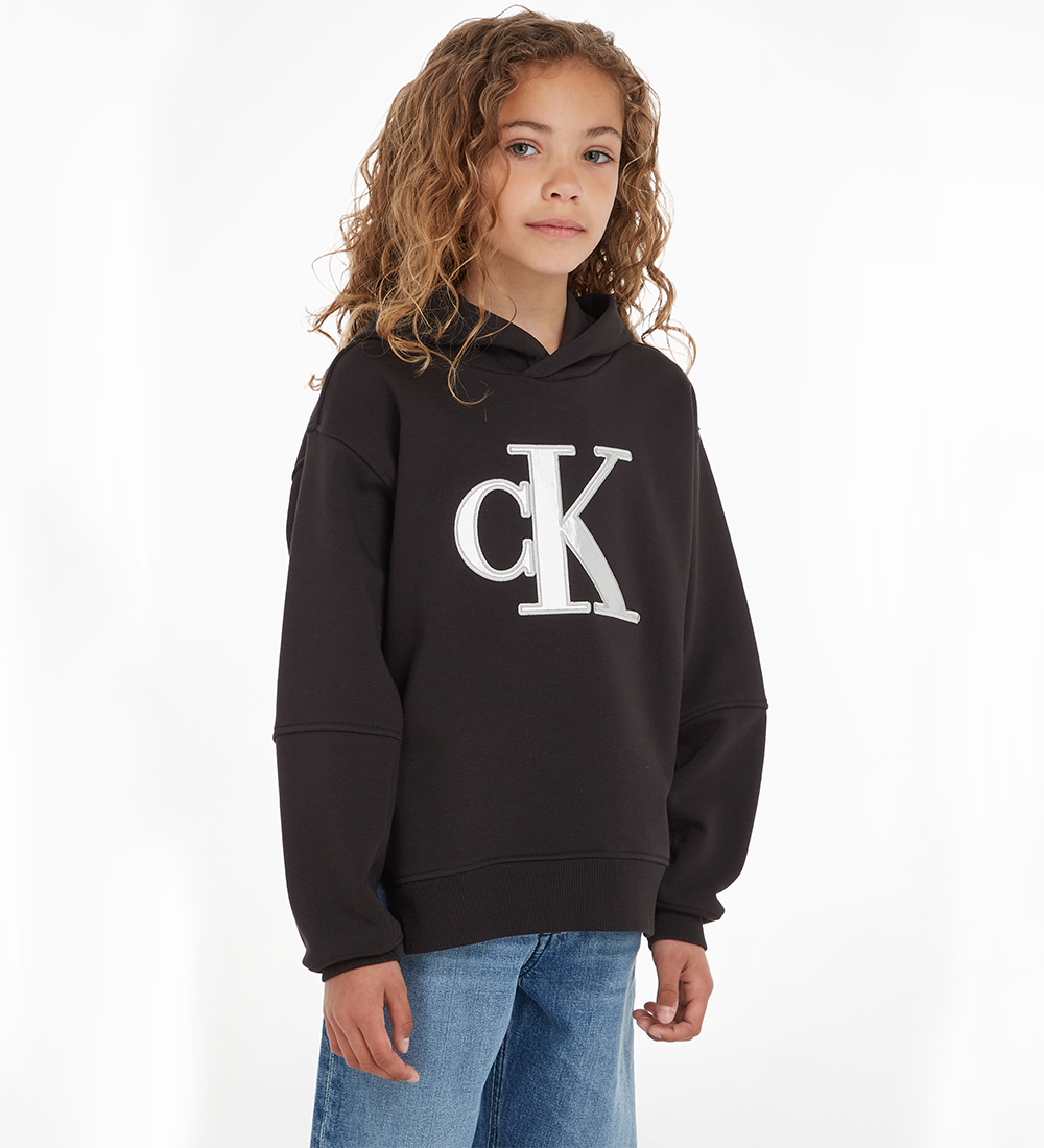 Calvin Klein Hoodie - Metalic Satin Monogram - Svart m. Silver