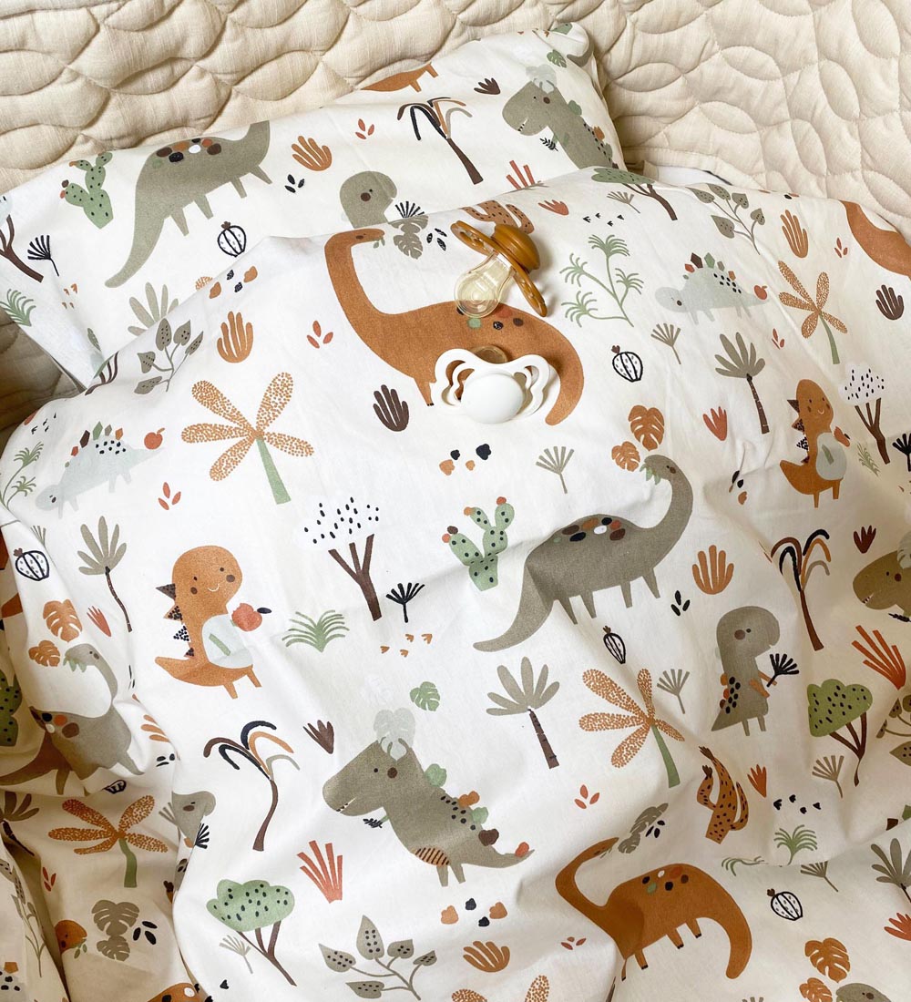 Nrgaard Madsens Bedding - Baby - Beige w. Dino