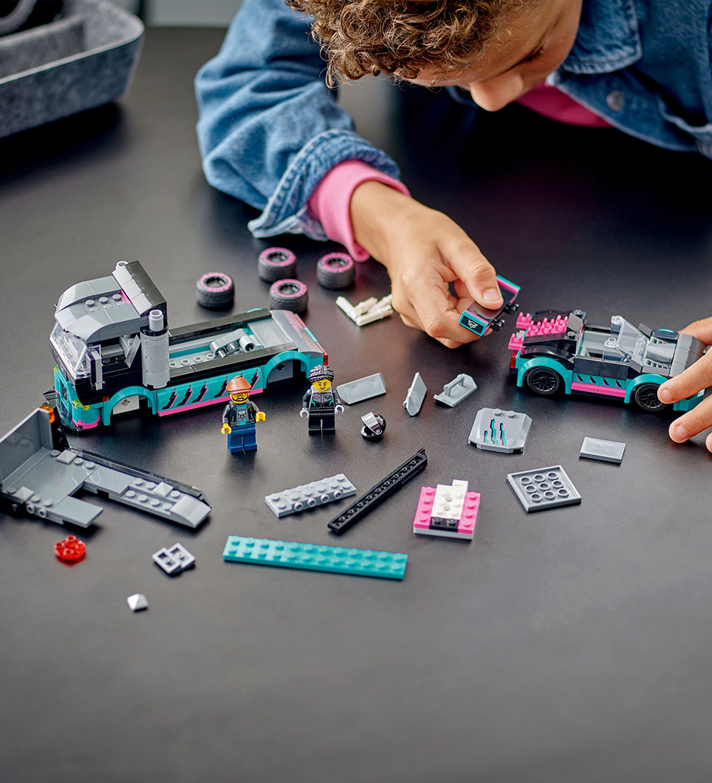 LEGO City - La voiture de course et le camion de transport de v
