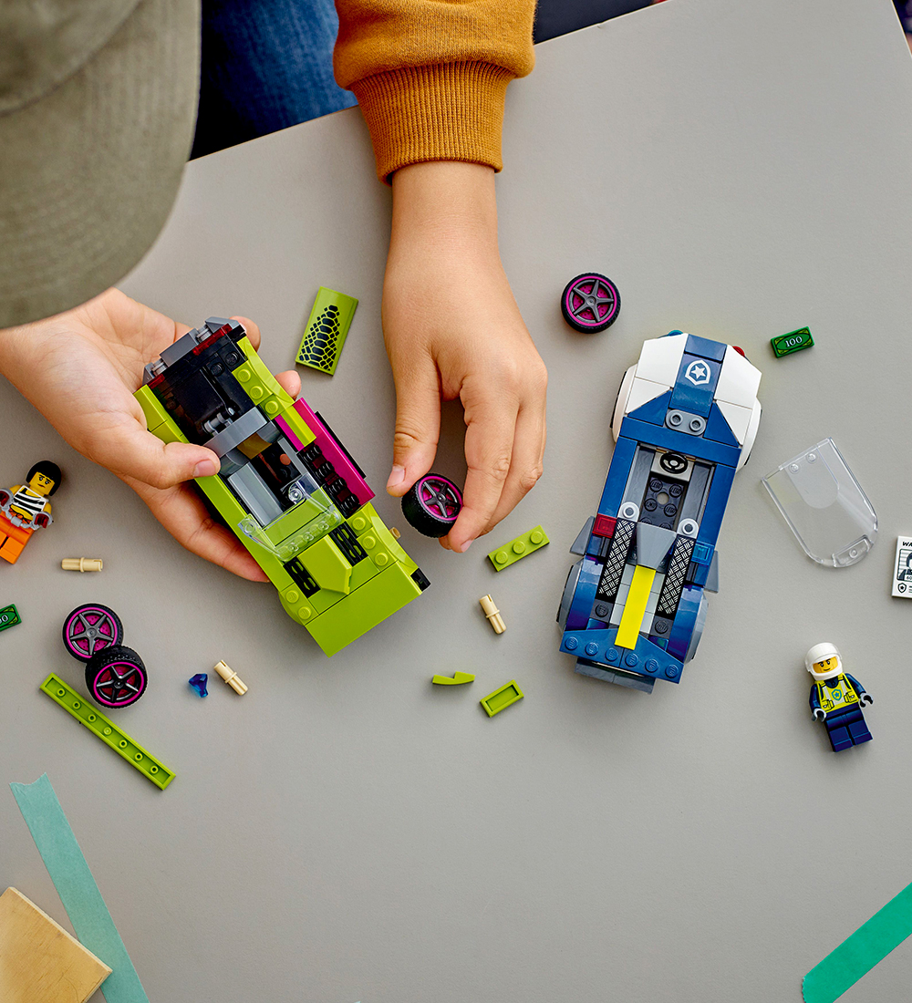 LEGO® City - Police Car and Muscle Car Chase 60415 - 213 Parts
