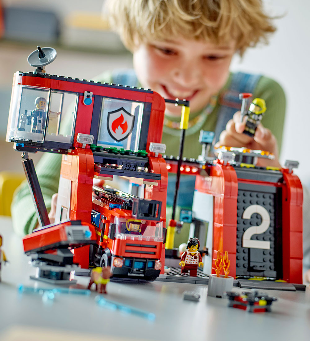 LEGO® City - La caserne et le camion de pompiers 60414 - 843 Par