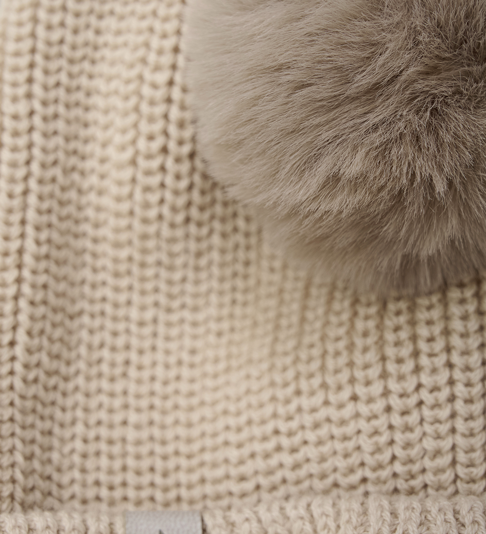 Huttelihut Beanie - Knitted - Light Camel w. Pom-Pom