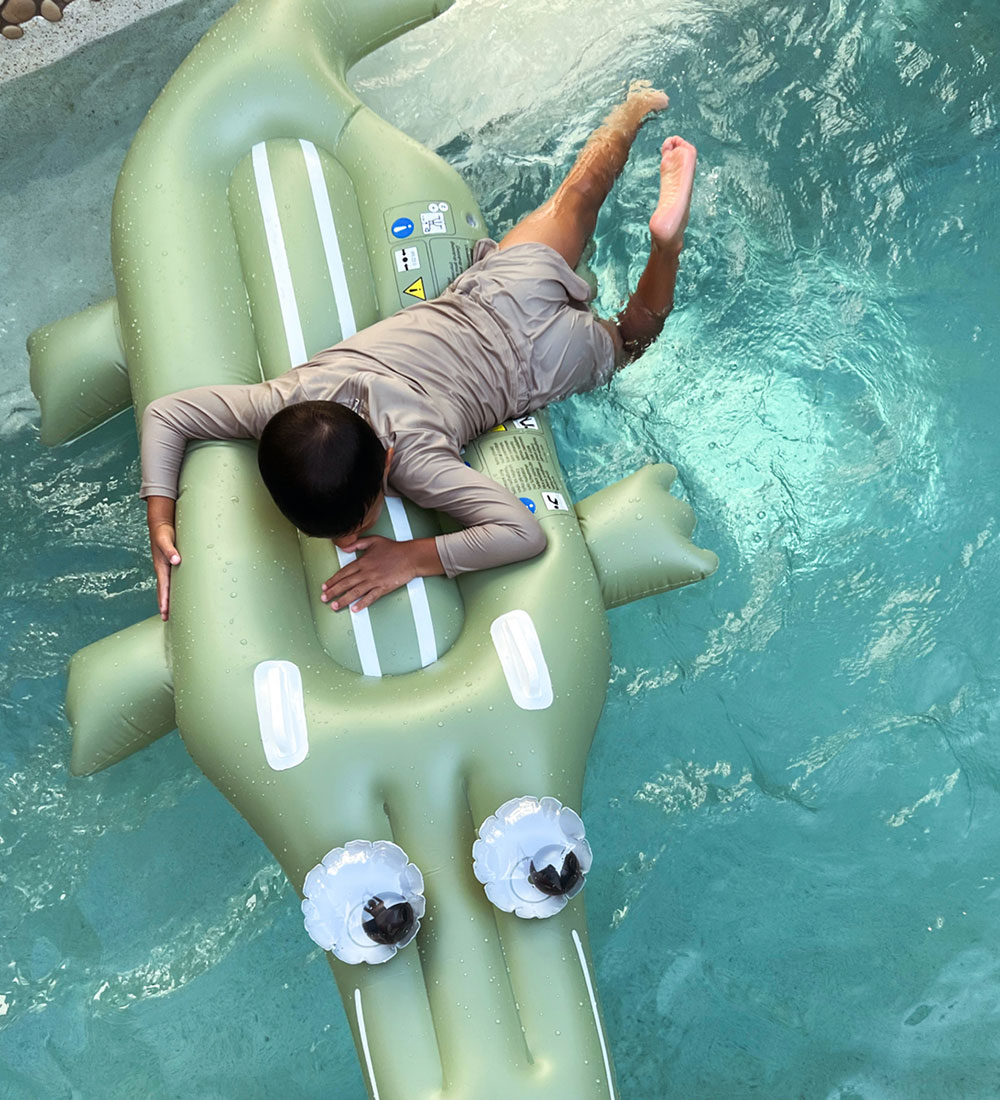 SunnyLife Schwimmmatratze - 200x95 cm - Cookie Das Krokodil - Kh