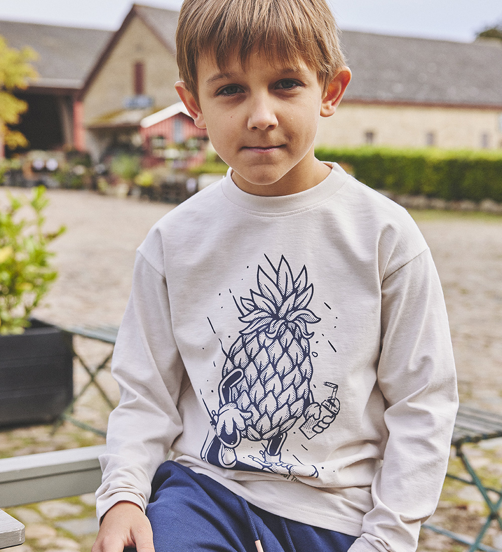 Hust and Claire Blouse - Albertus - Sand Stone w. Pineapples