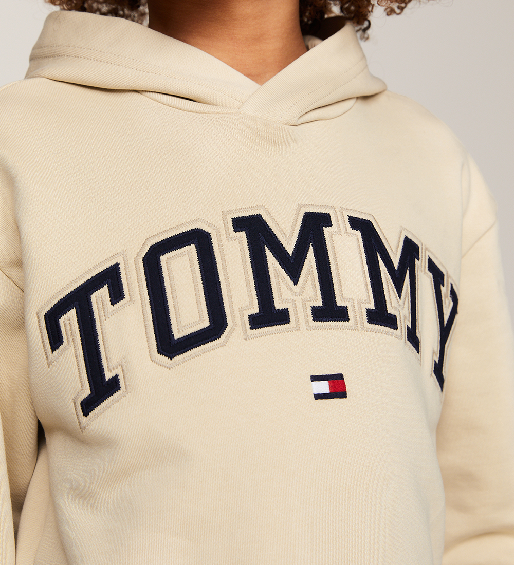 Tommy Hilfiger Kapuzenpullover - Varsity Stickerei - Country Ivo