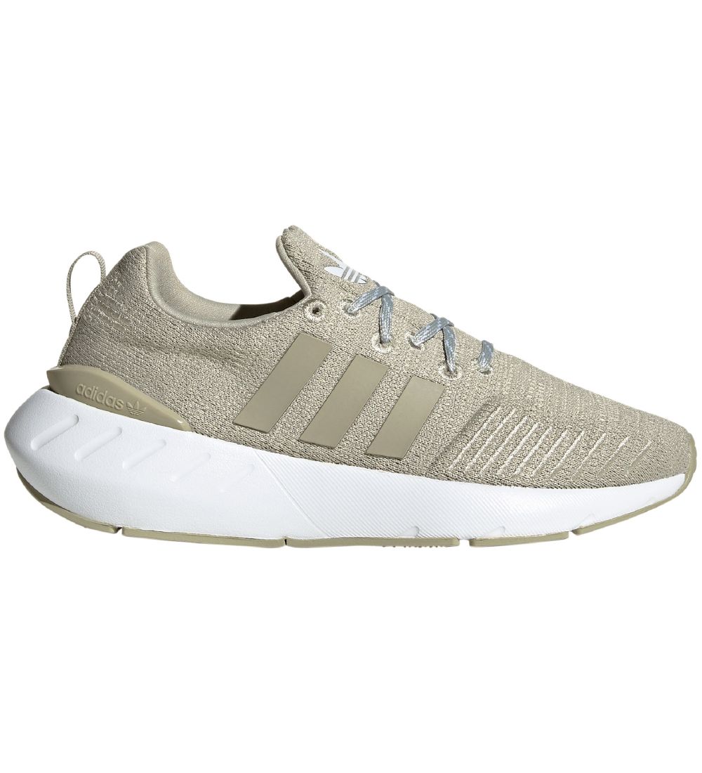 Cheap nice hot sale adidas shoes
