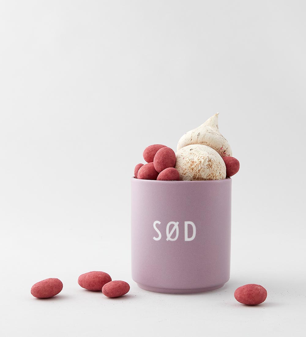Design Letters Becher - Süß - Favourite - Lavender