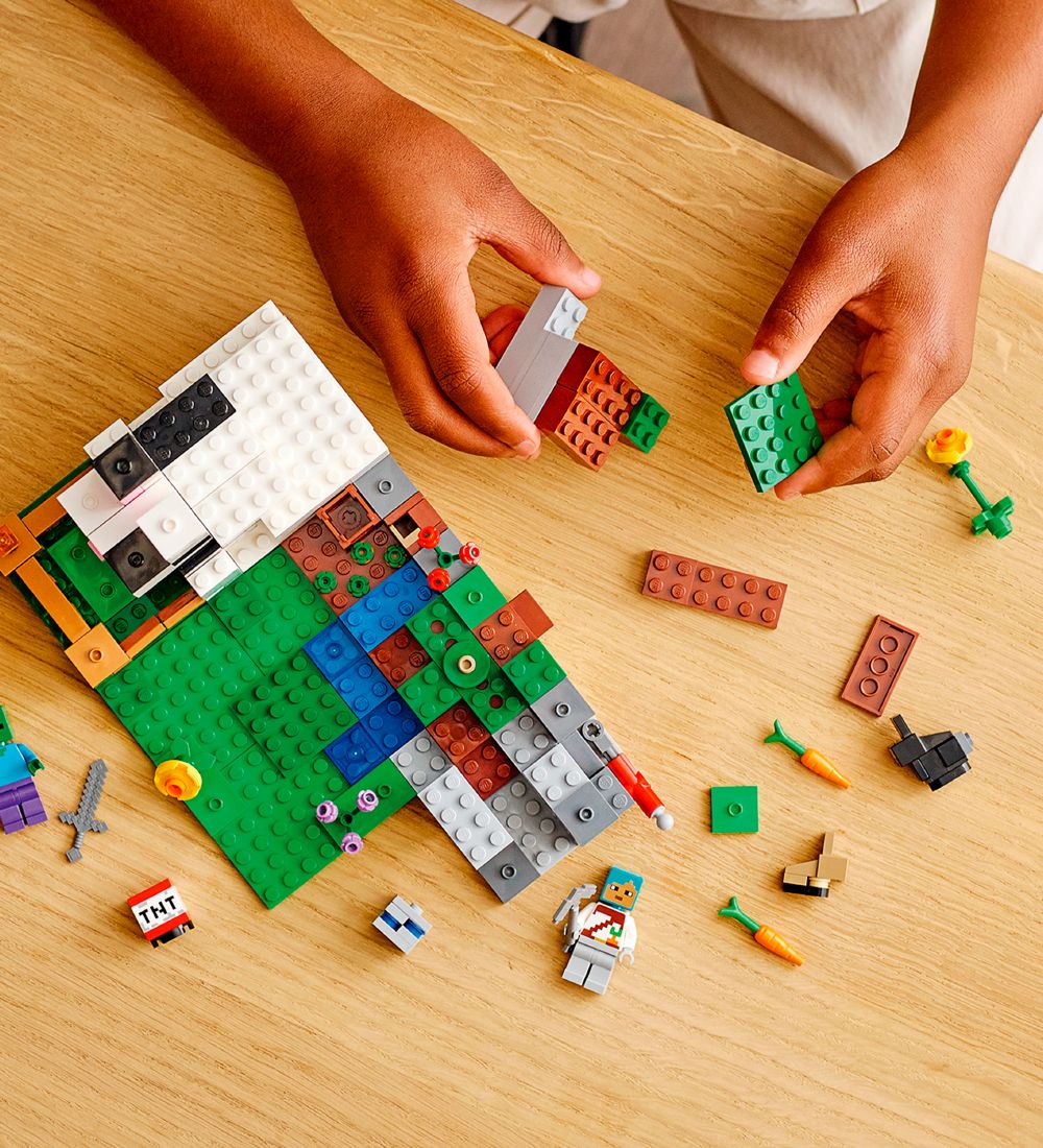 LEGO® Minecraft - The Rabbit Ranch 21181 - 340 Parts