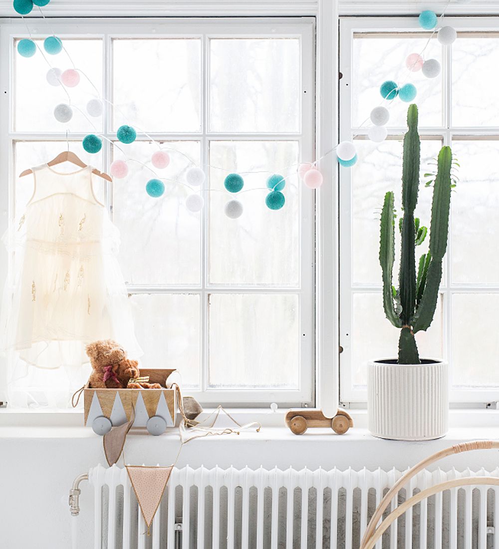 Iris Lights Chain - 35 Lights - Spring
