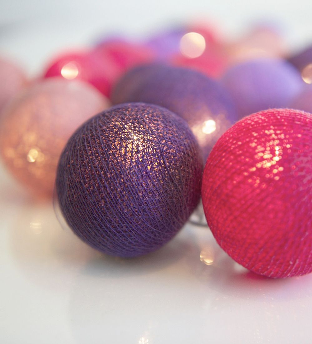 Iris Lights Chain - 35 Lights - Vivid Violet