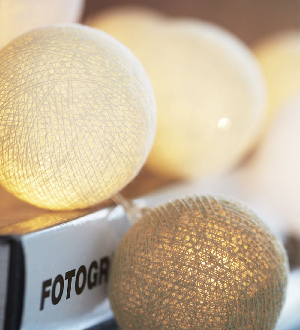 Iris Lights Chain - Ivory White