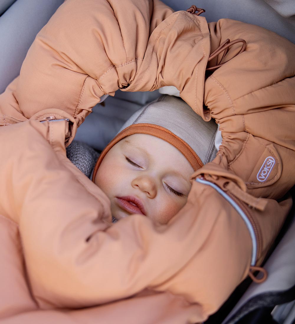 Voksi Footmuff - Urban 2023 - 85/115 cm - Sandstone Peach Wings