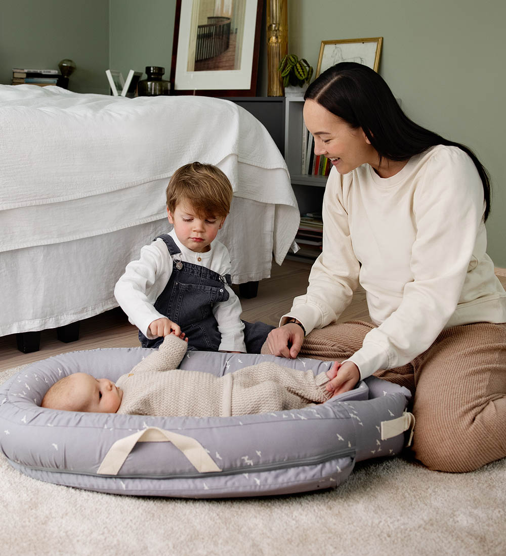 Voksi Baby nest Premium - Stone Grey Flying