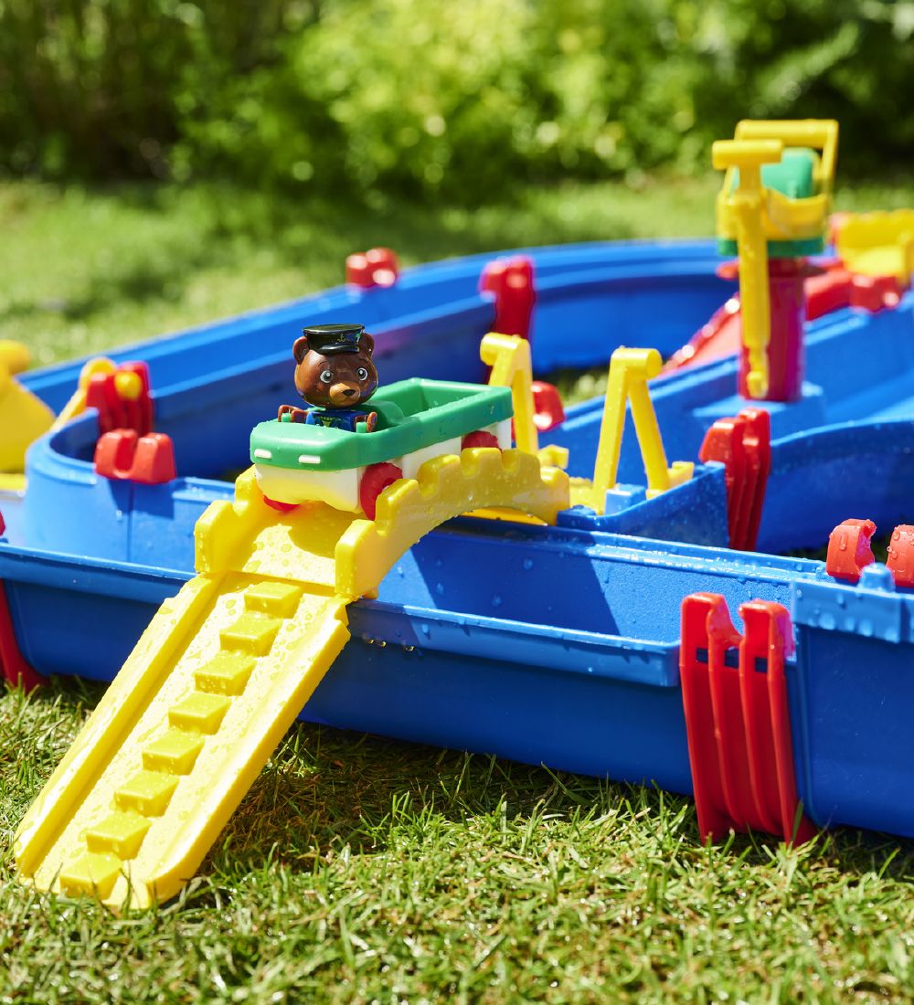 AquaPlay Water Course - 105x120 cm - 49 Parts - MEGA Bridge Wate