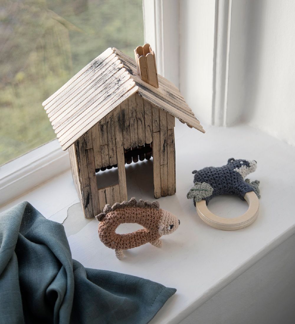 Sebra Rattle - Crochet - Badger Shadow