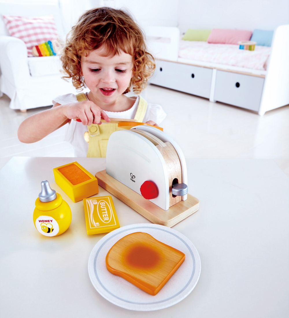 Hape Play Set - 7 Parts - Toaster