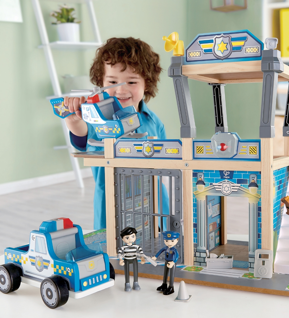 Hape Play Set - 13 Parts - Police Station