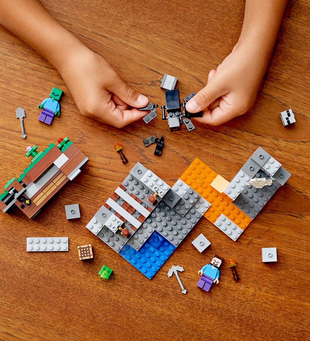 LEGO® Minecraft - The "Abandoned" Mine 21166 - 248 Parts