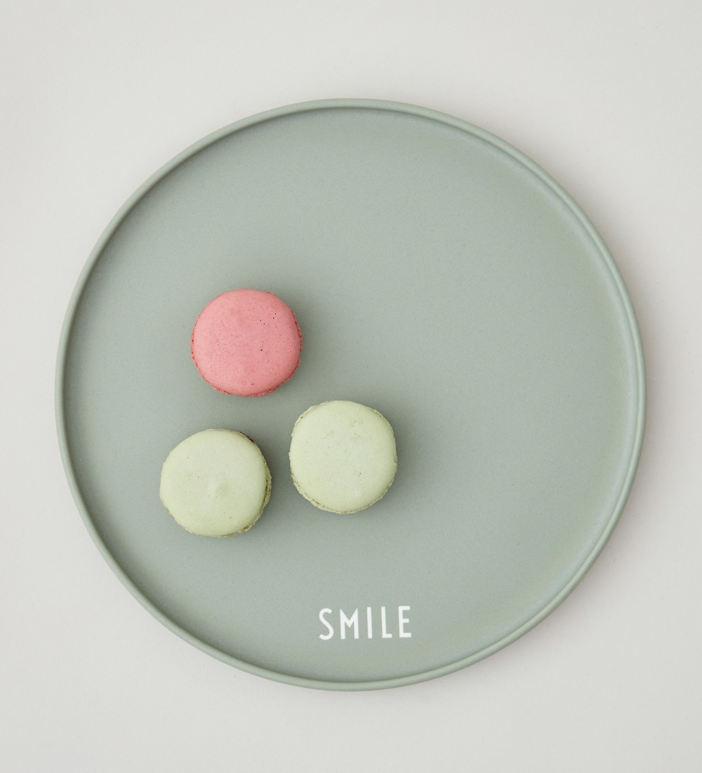 Design Letters Plate - Smile - Favorite - Green