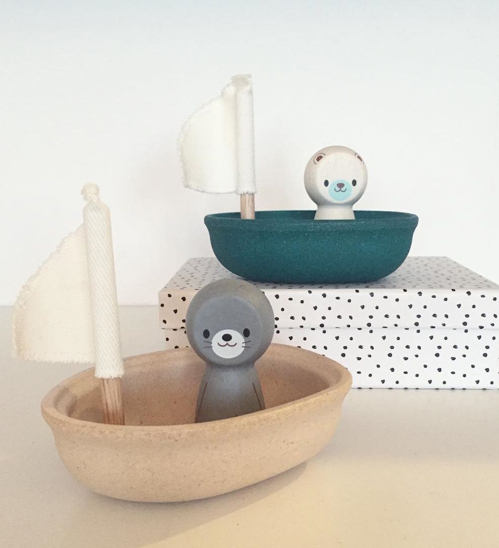 PlanToys Bath Toy - Boat w. Polar Bear
