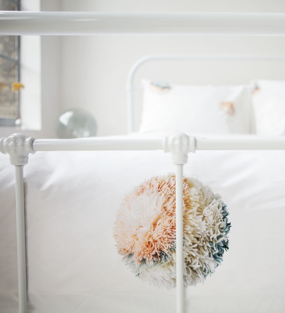 Snurk Duvet Cover - Adult - White w. Pompom Print
