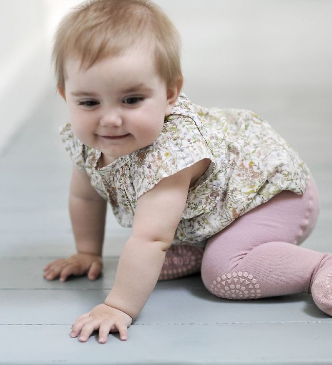 Non slip tights deals for toddlers
